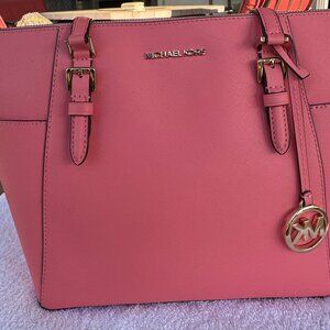 LIKE NEW Pink Michael Kors purse